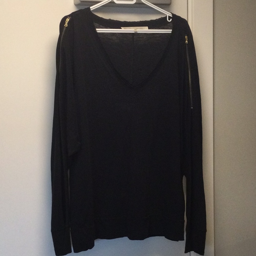 Rachel Roy v neck top size XL